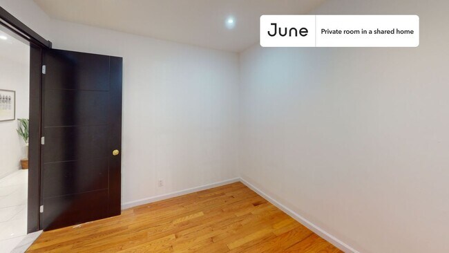 Foto del edificio - Room in Shared 6 bed/3 bath home