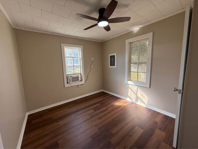 Foto del edificio - 3 Bedroom 1 Bathroom Home for Rent