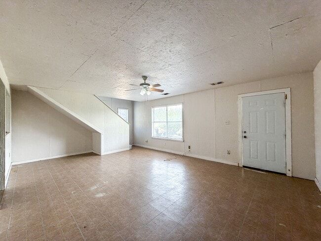 Building Photo - 1185 Koehler Rd