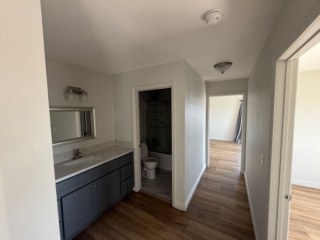 Building Photo - 400 N Hobart Blvd