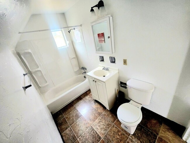 Photo - 44 Kendall Ave Apartment