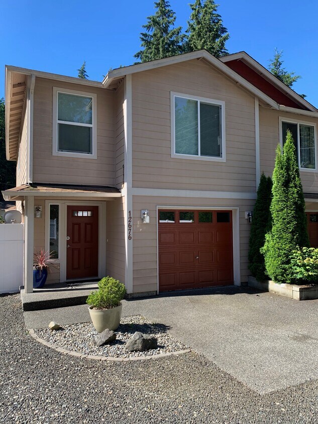12676 Silverdale Way NW, Silverdale, WA 98383 Townhome Rentals in