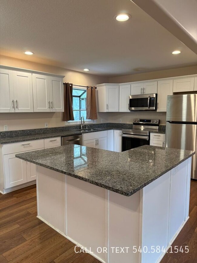 Building Photo - 2933 Tully Dr