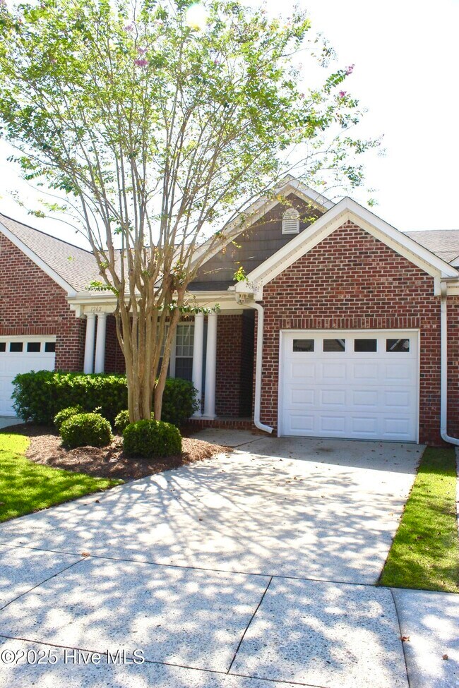 Foto del edificio - 1262 Greensview Cir