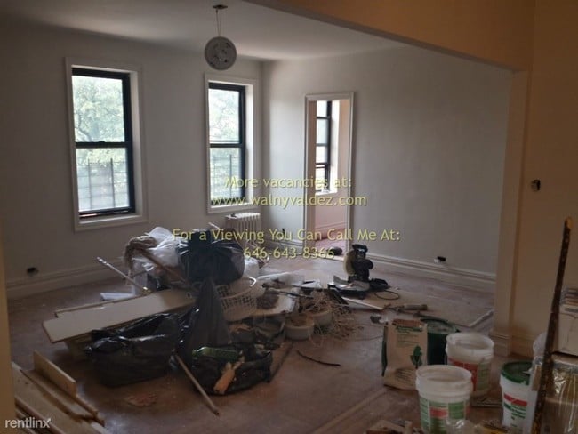Building Photo - 3341 Reservoir Oval W