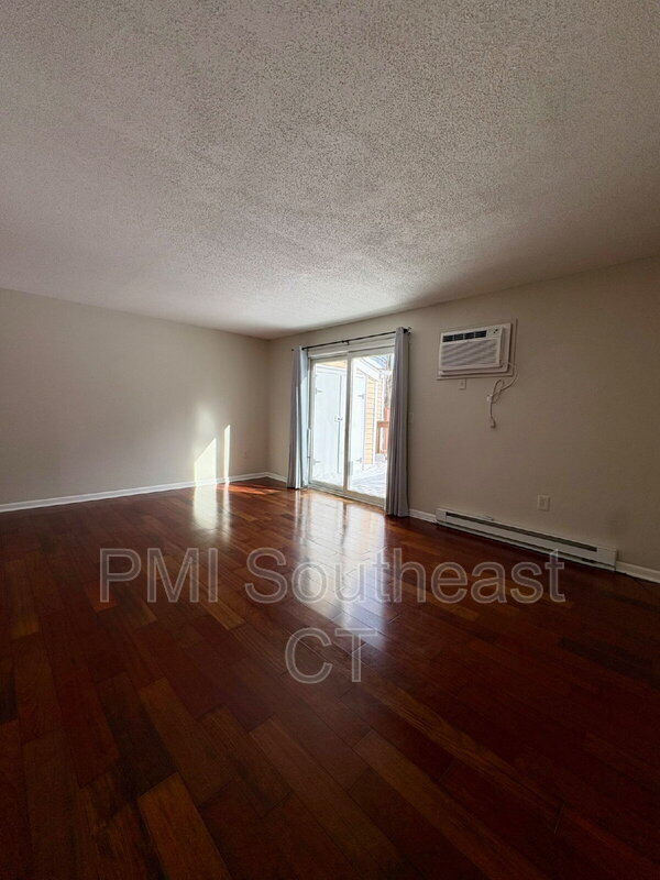 Building Photo - 54 Rope Ferry Rd