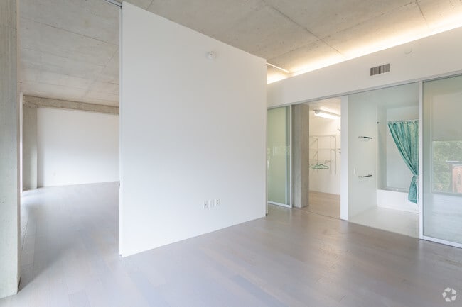 n1-970 - 1BD 1BA 970 sq. ft. - Uptown