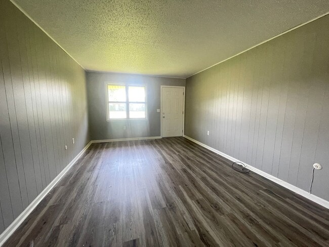 Building Photo - 5423 S Hutchinson Ct