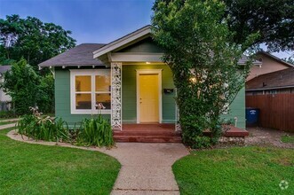 Building Photo - 1227 S Oak Cliff Blvd