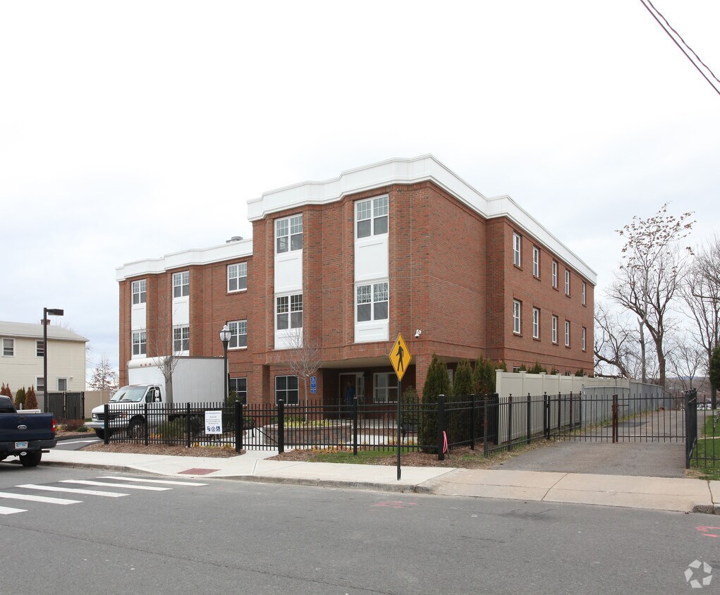 Foto del edificio - Victory Cathedral Apartments