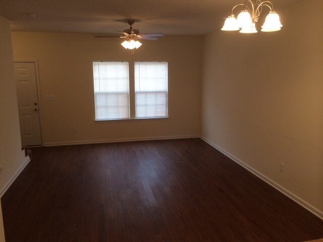 Building Photo - 104 18th St