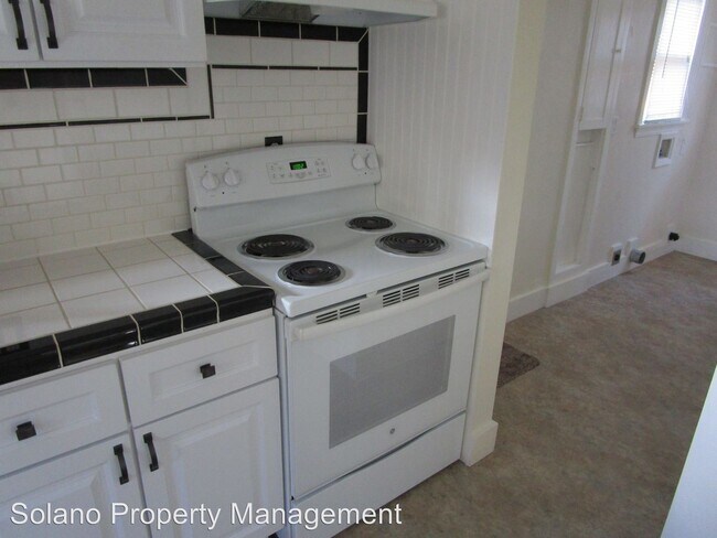 Building Photo - 3 br, 1.5 bath House - 921 Empire St.