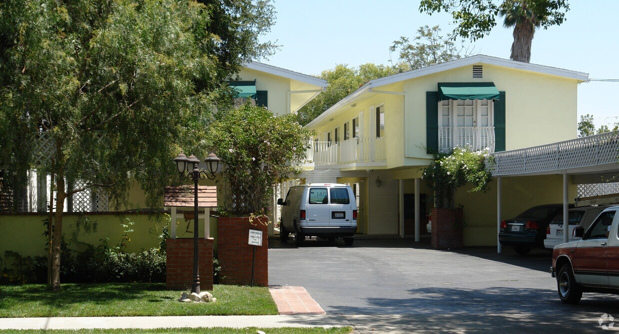 Foto del edificio - 140 N Wilson Ave