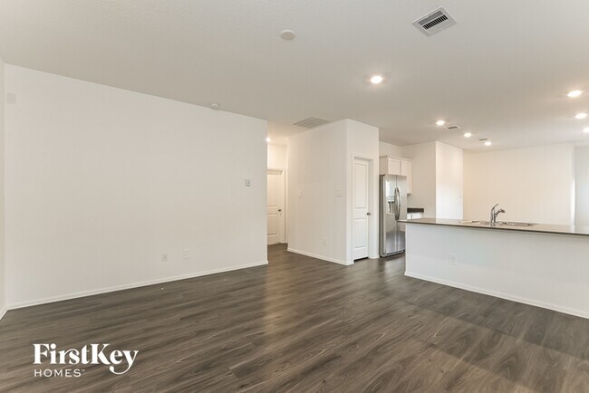 Foto del edificio - 18438 Summit Ranch Dr