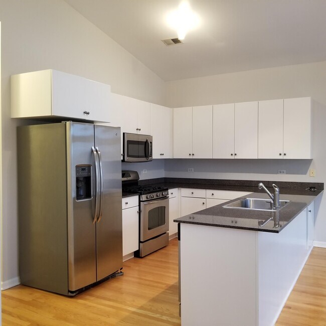 Foto del edificio - 2620 N Wayne Ave