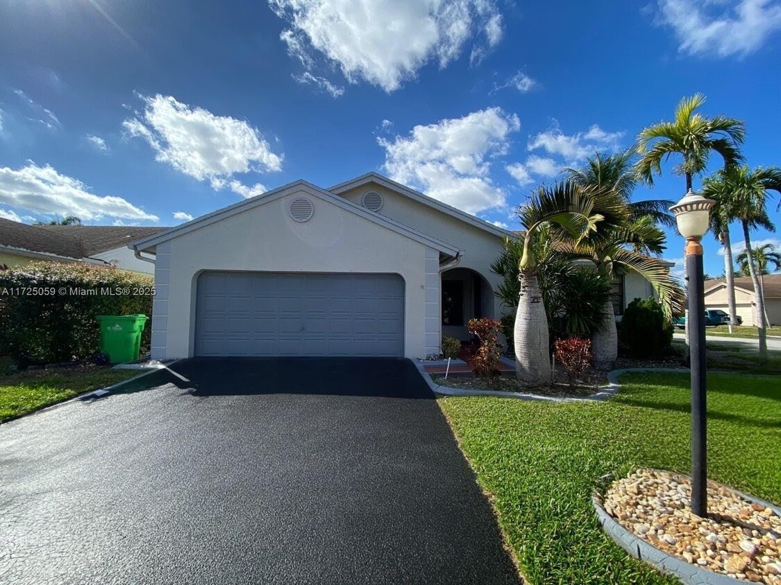 Foto principal - 1297 SW 151st Ave