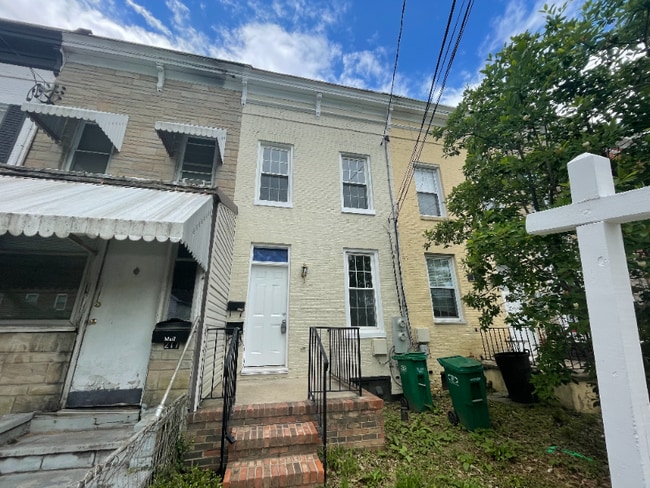 Photo - 215 9th St (Laurel, MD) Apartment