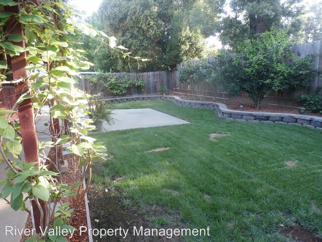 Building Photo - 3 br, 2.5 bath House - 2805 Londonderry Drive