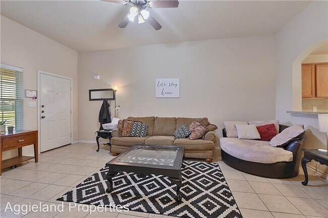 Foto del edificio - 3 br, 3 bath House - 3544 Paloma Ridge