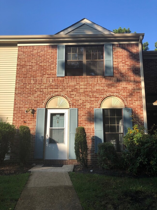Building Photo - 29 Cheshire Dr