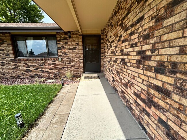 Foto del edificio - Recently Remodeled 2Bd/2Ba with Attached Garage in Longmont Duplex