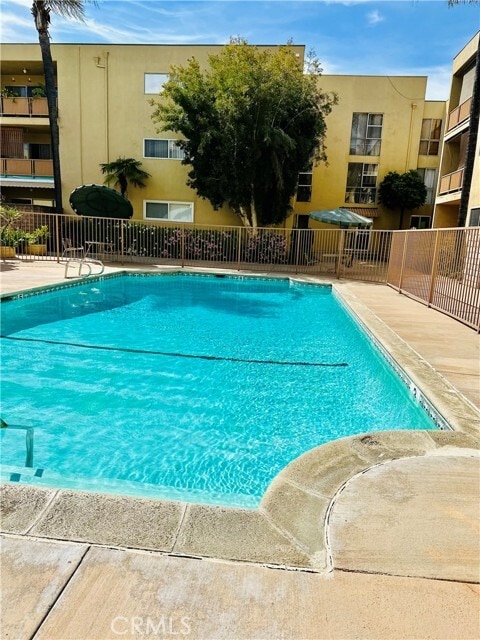 Foto principal - 6225 Coldwater Canyon Ave