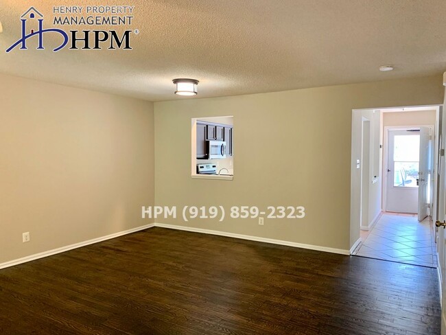 Foto del edificio - 3 Bedroom Townhome in Ivy Creek Subdivision