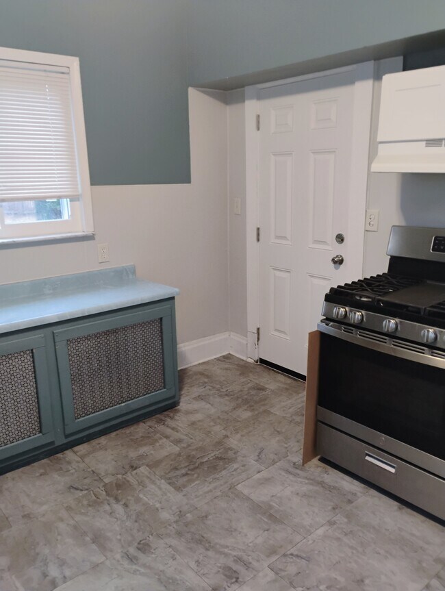 Cocina - 7323 Denniston Ave