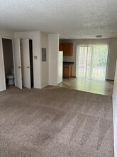 Building Photo - 1612 Kent Des Moines Rd