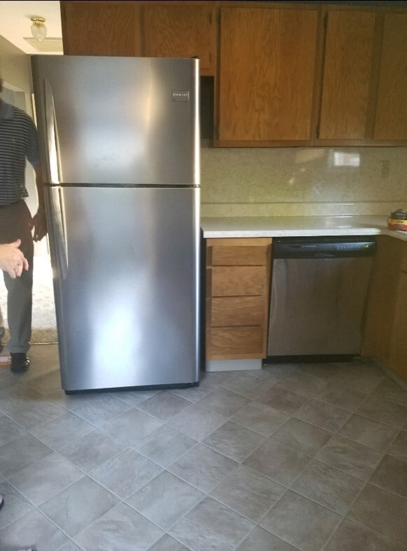 Building Photo - Apartment For Lease!!