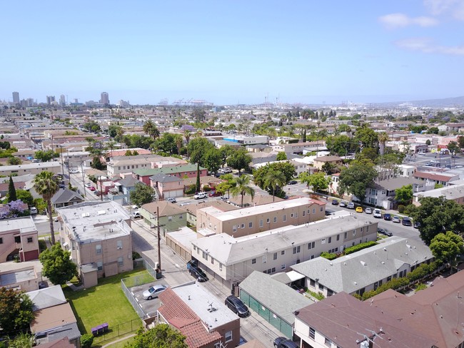 Foto del edificio - 2010 Pine Ave