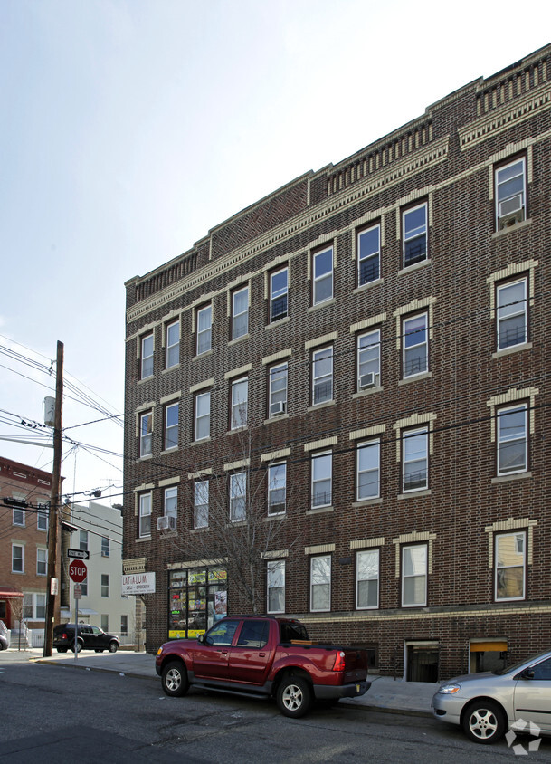 Building Photo - 6608 Hudson Ave