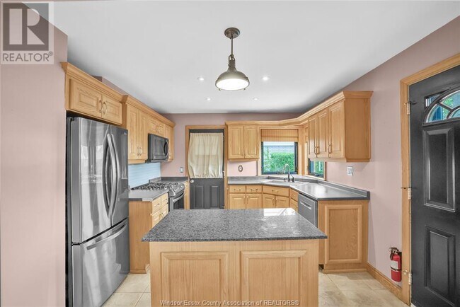 Building Photo - 2543 Kildare Rd