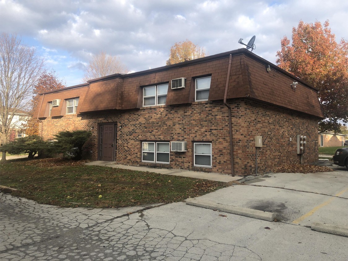 Foto principal - 112 College Park Ct