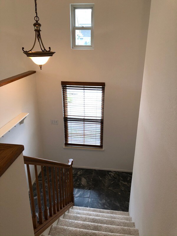Foto del edificio - 1041 Helm Ln