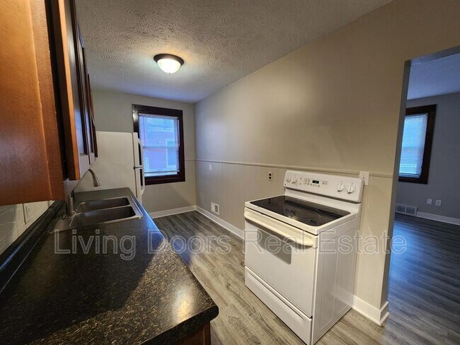 Foto del edificio - 348 S 38th St