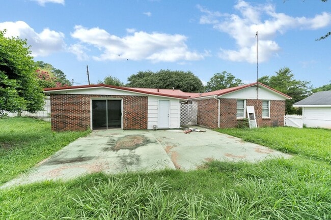 Foto del edificio - Hot Listing! Modern 3BR/2BA in Talladega –...