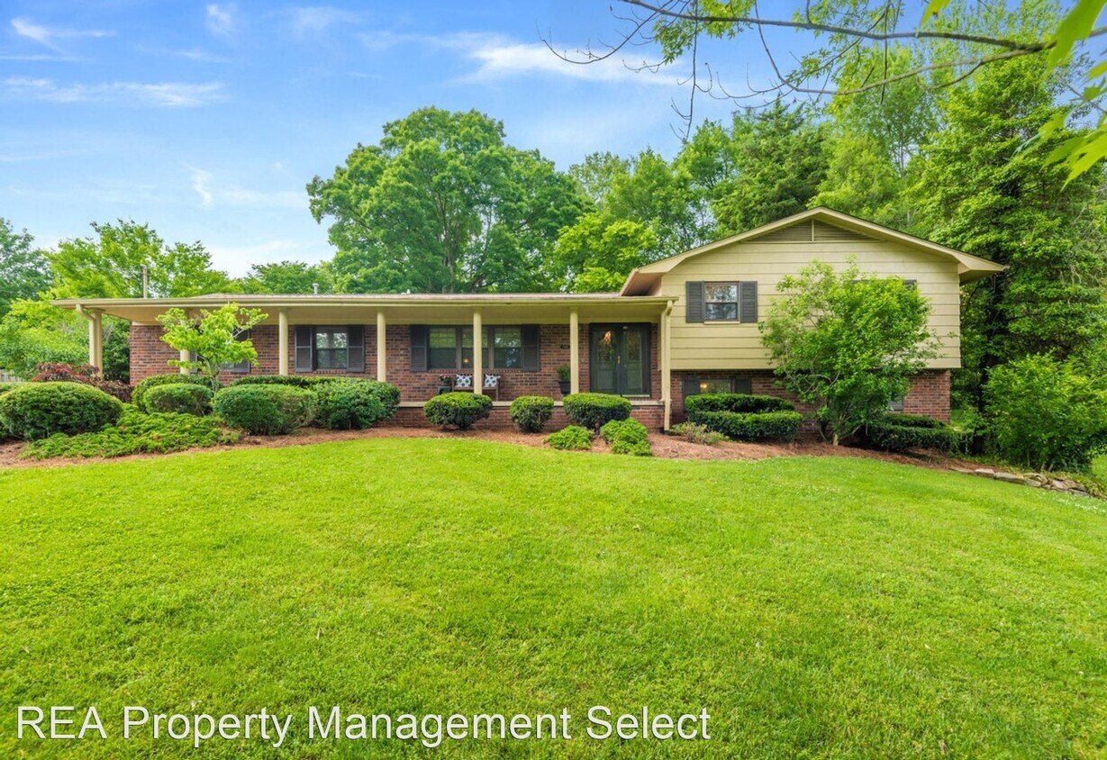 4 br, 3 bath House 7821 Ramsgate Drive House Rental in Knoxville