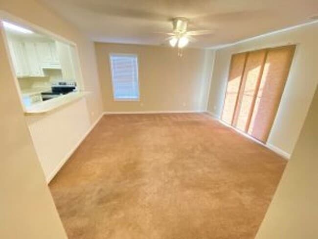 Building Photo - 164 W Hampton St