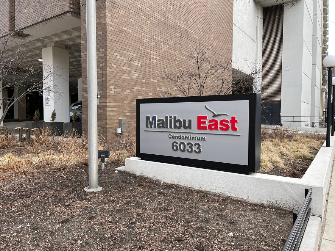 Foto del edificio - 6033 N Sheridan Rd