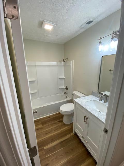 Building Photo - 3304 Alva Ct