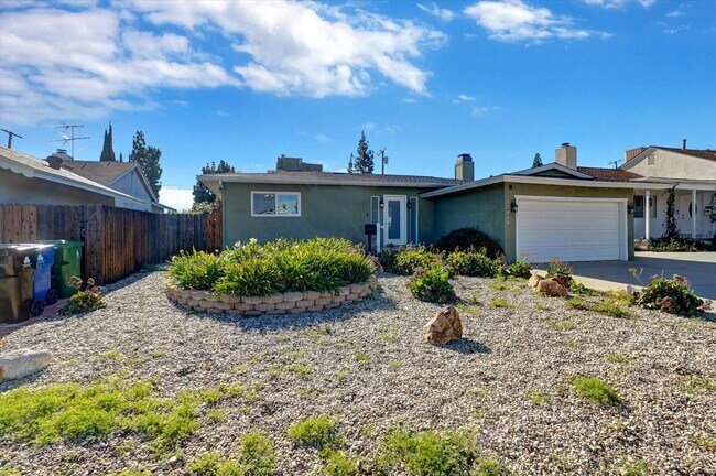 Foto del edificio - 17068 Celtic St