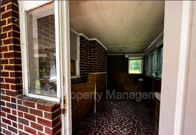 Foto del edificio - 3535 Old Greensboro Rd