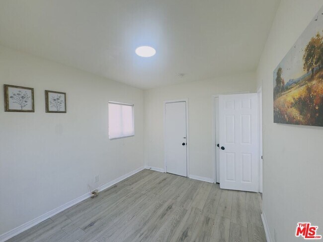 Foto del edificio - 636 W 81st St