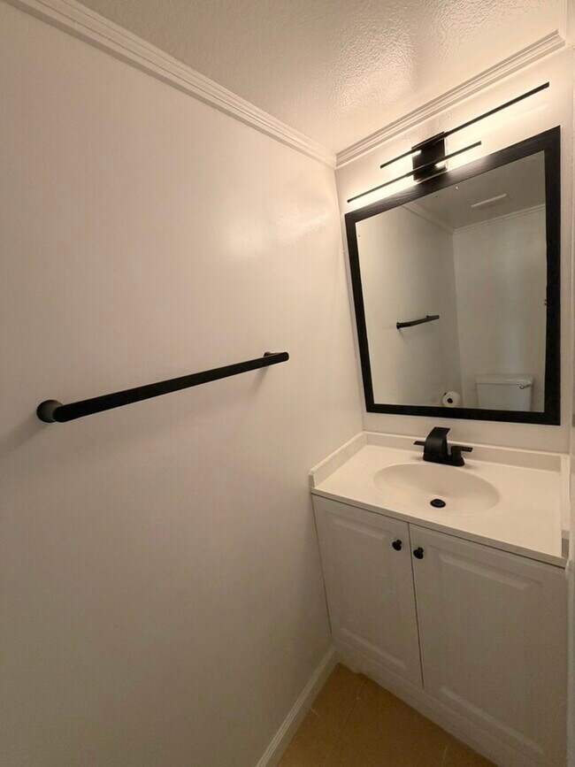 Foto del edificio - 5044 Bridgepointe Pl
