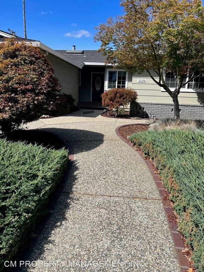 Building Photo - 4 br, 2 bath House - 1119 Littleoak Dr