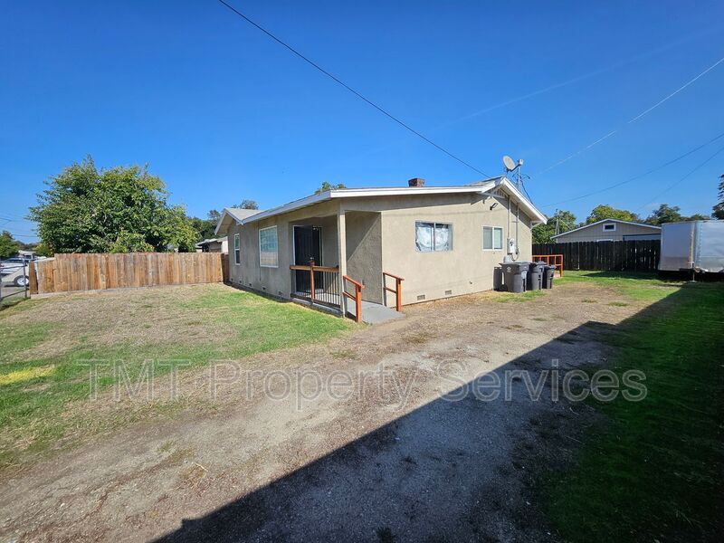 Primary Photo - 908 S Sinclair Ave