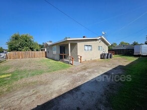 Building Photo - 908 S Sinclair Ave