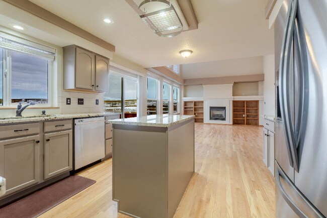 Building Photo - 11960 Conestoga Trail S