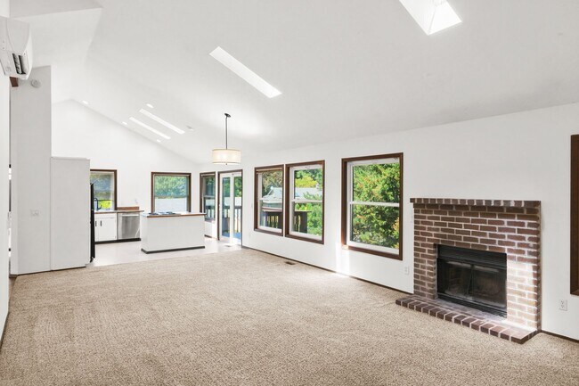 Building Photo - 3 Bedroom, 2.5 Bathroom Home Nestled in the Heart of Picks Landing Neighborhood
